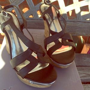 Jennifer Lopez Black Wedges 4” Heel COMFY!!